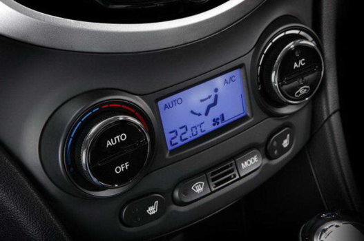 Самодиагностика - Блок управления отопителем и кондиционером (DATC) - Hyundai Solaris HCr Самодиагностика - Блок управления отопителем и кондиционером (DATC) - Hyundai Solaris HCr